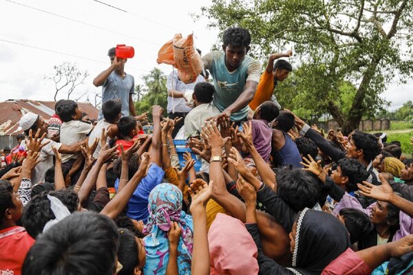 WFP:n ruoanjakelupiste Bangladeshissa. 